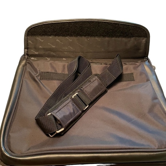 TARGUS Standard Notebook Case - Very good used condition - Shoulder strap - Picture 3 of 12